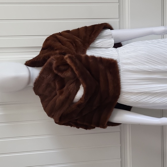 Siberian Fur Stoye Hong Kong Vintage Several Different Styles Cape Fits Most - Picture 5 of 12